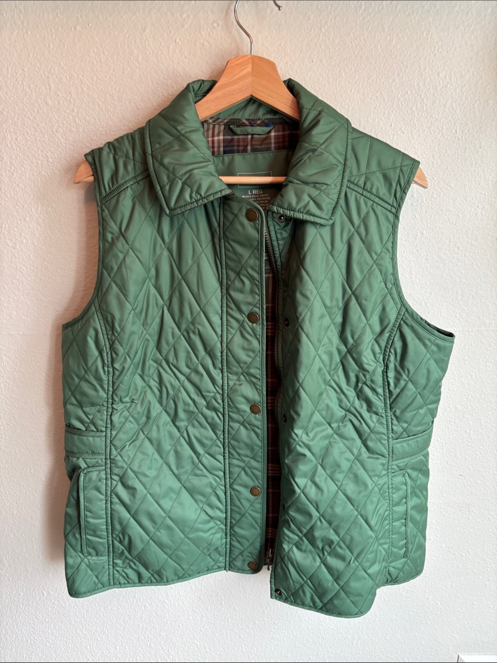 L.L. Bean Quilted Green Women's Corduroy Trim Barn Vest Large